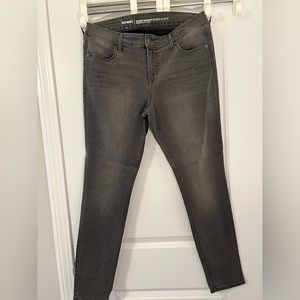 Size 12 Old Navy Gray Denim Super Skinny Mid-Rise Jeans